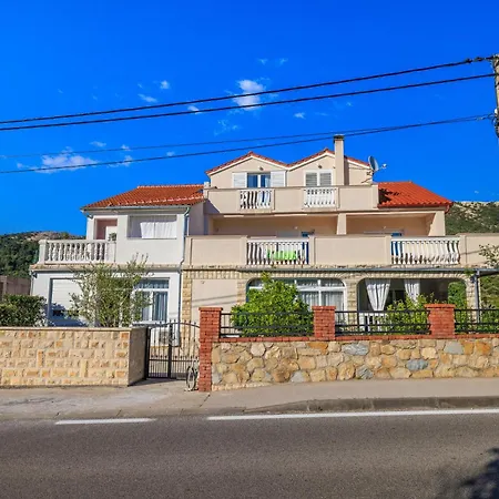 Apartament Marina *