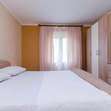 Marina Apartment Mundanije