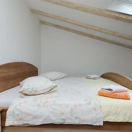 Marina Apartment Mundanije